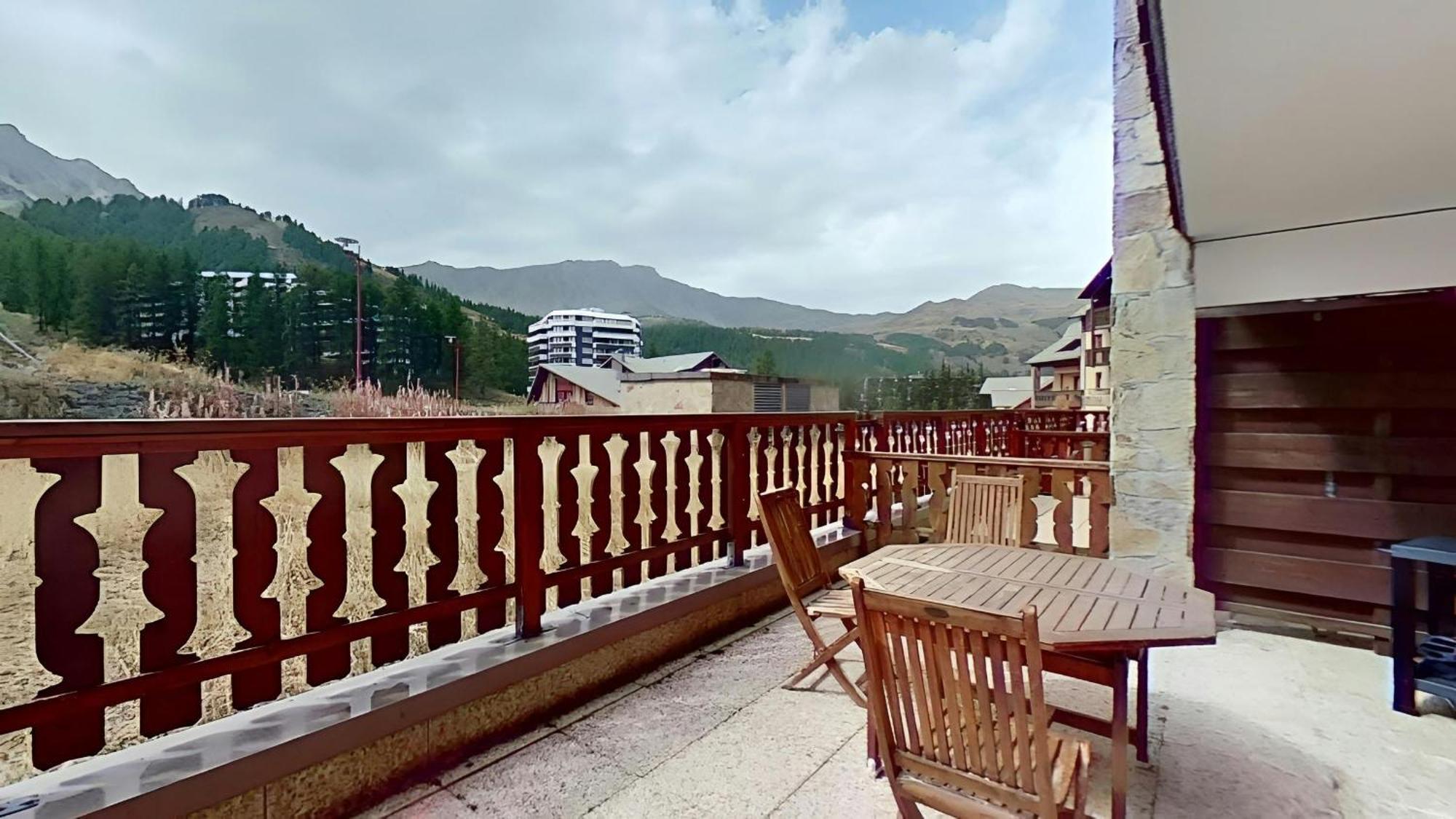 Casa-Amelie Terrace With View And Parking Leilighet Vars  Eksteriør bilde